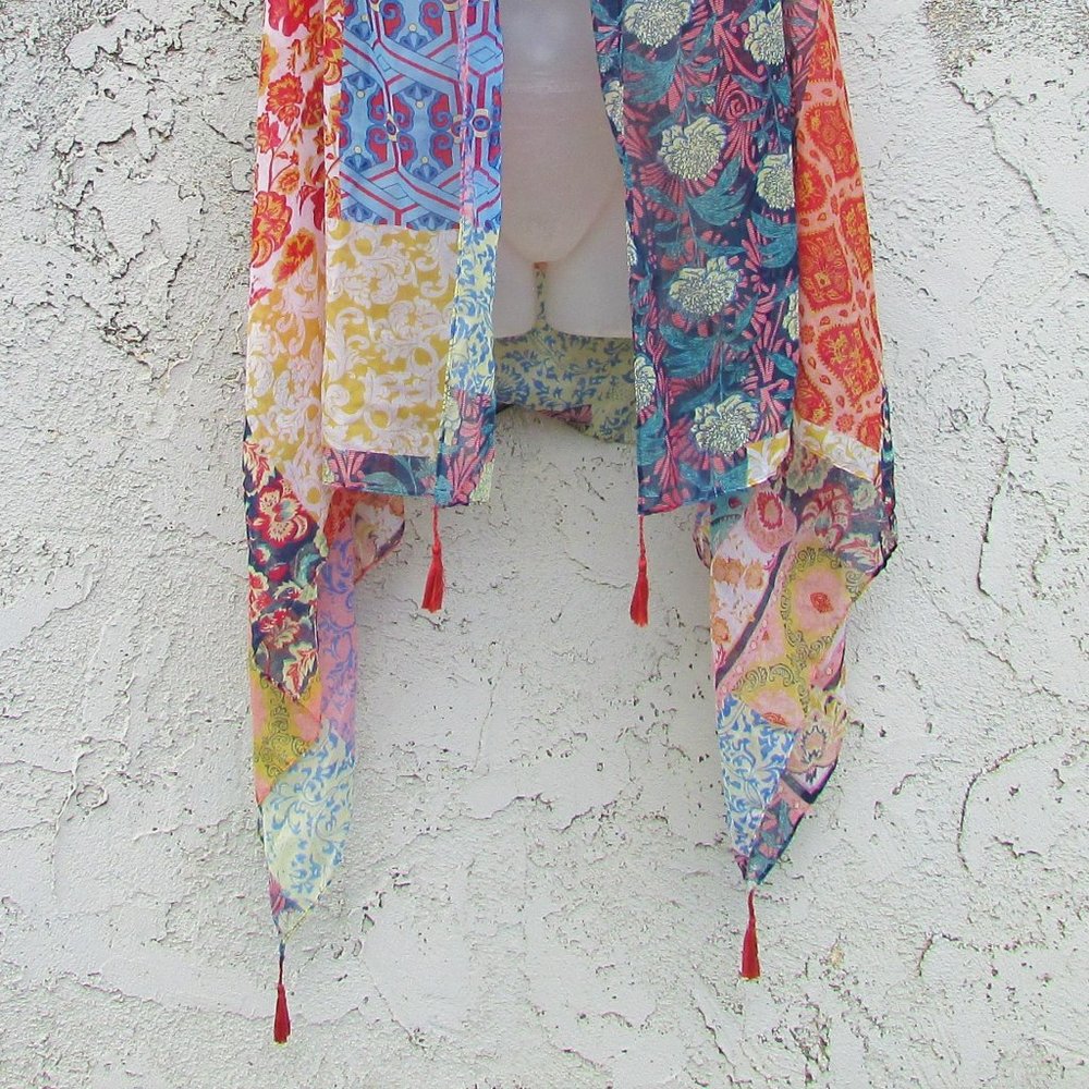 Patchwork print viscose tassels shawl 72"X42" - Picture 4 of 5